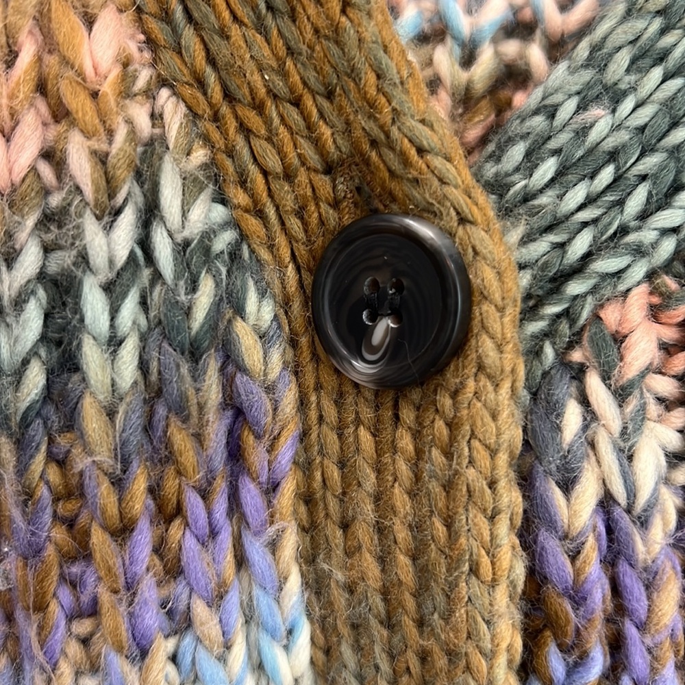 Cupcakes and cashmere cardigan - Picture 3 of 7